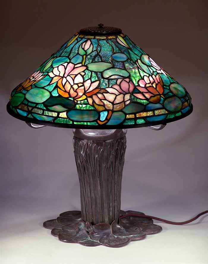 20" Water Lily Tiffany Lamp, Design of Tiffany Studios No.1490