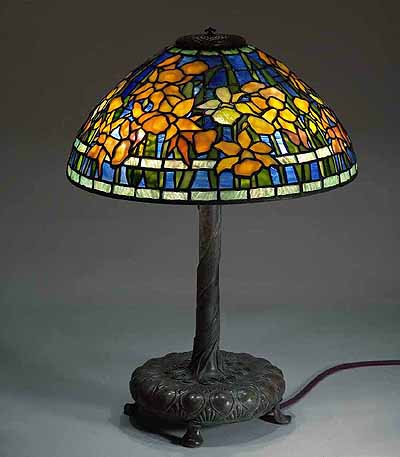 16" Daffodil Tiffany leaded glass and bronze lamp