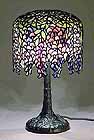 The pink Wisteria Tiffany-lamp