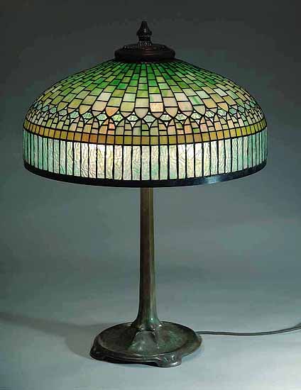 22" CURTAIN BORDER TIFFANY LAMP ON STICK BRONZE BASE