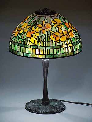 14" Daffodil Tiffany Lamp on Mushroom base