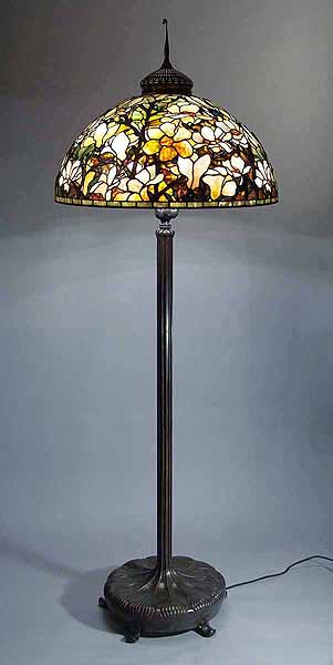 The 28" Magnolia Tiffany lamp
