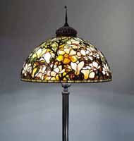 28" Magnolia Tiffany Lamp
