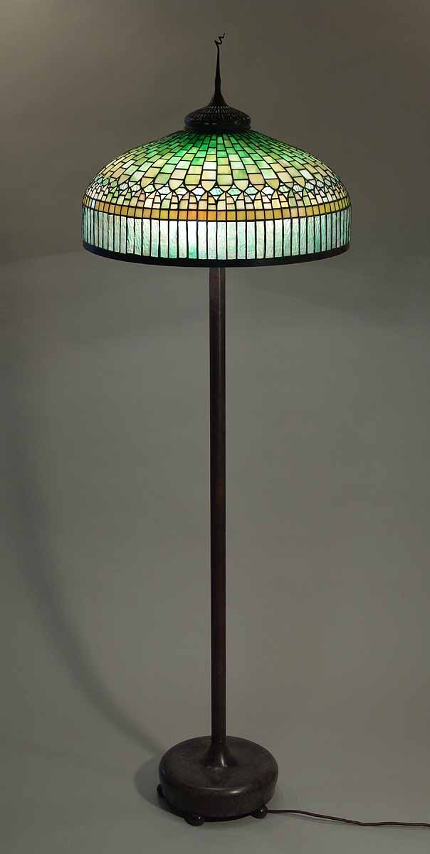 LEADED GLASS AND BRONZE TIFFANY LAMP