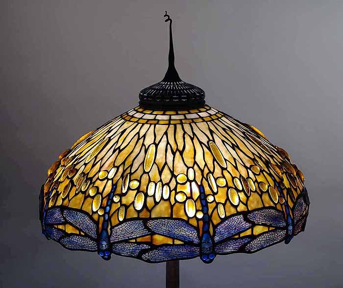 Leaded Glass & Bronze Tiffany lamp