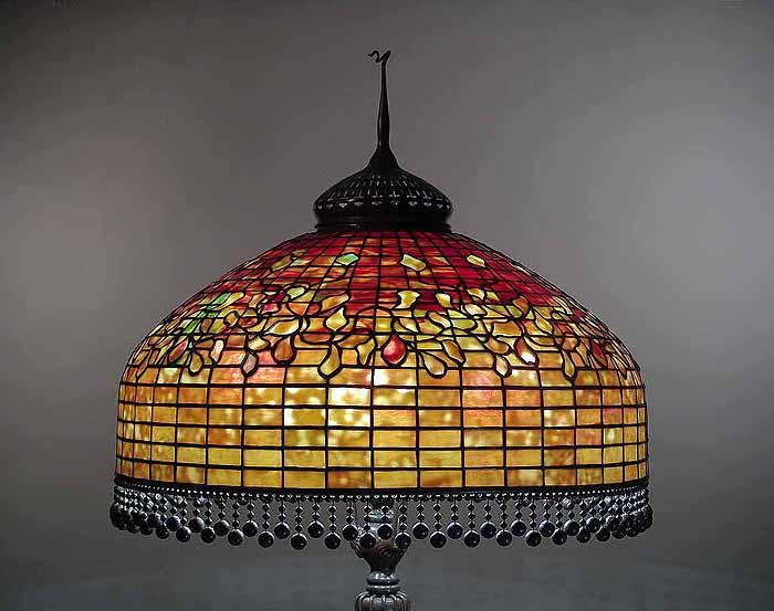 Leaded Glass & Bronze Tiffany lamp