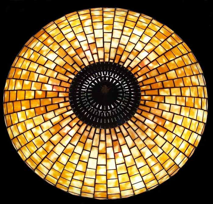 Leaded Glass & Bronze Tiffany lamp