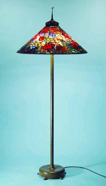 Leaded Glass & Bronze Tiffany lamp