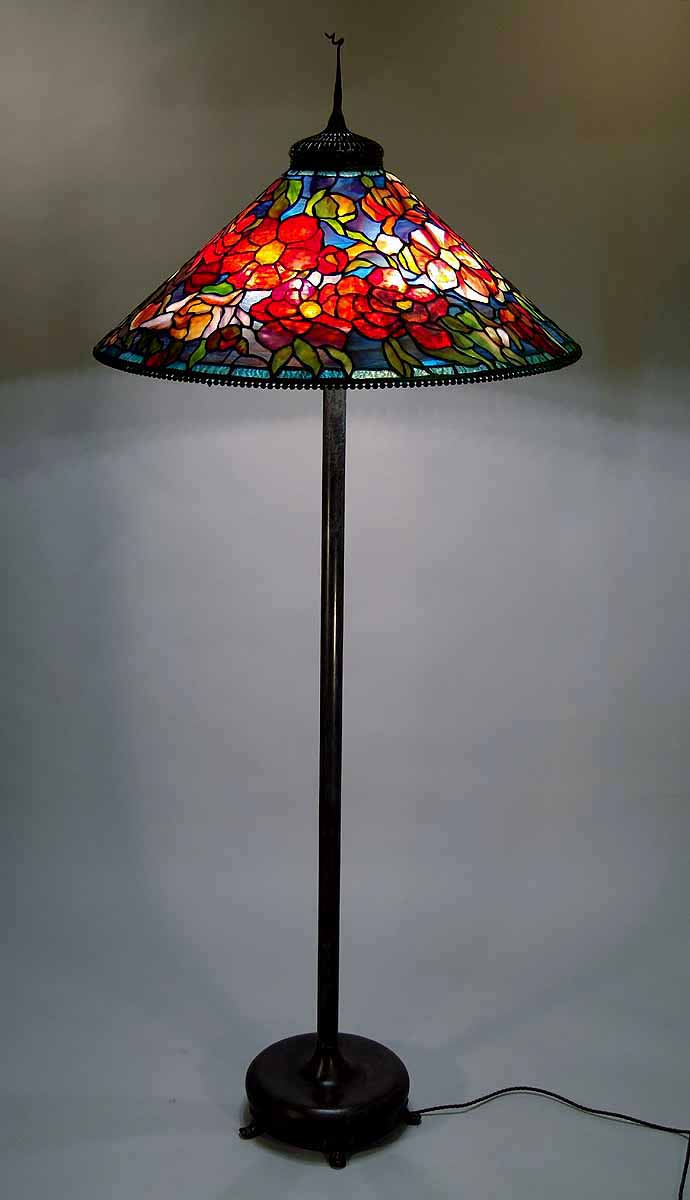 LEADED GLASS AND BRONZE TIFFANY LAMP