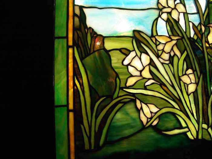 Leaded Glass & Bronze Tiffany lamp
