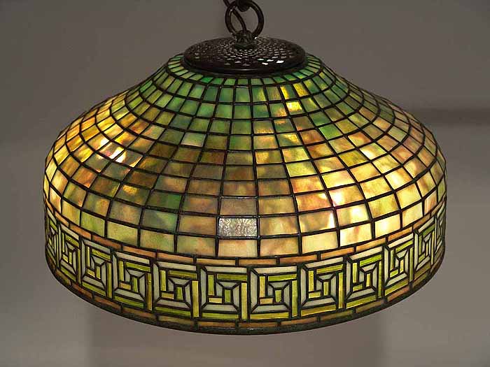 Leaded Glass & Bronze Tiffany lamp