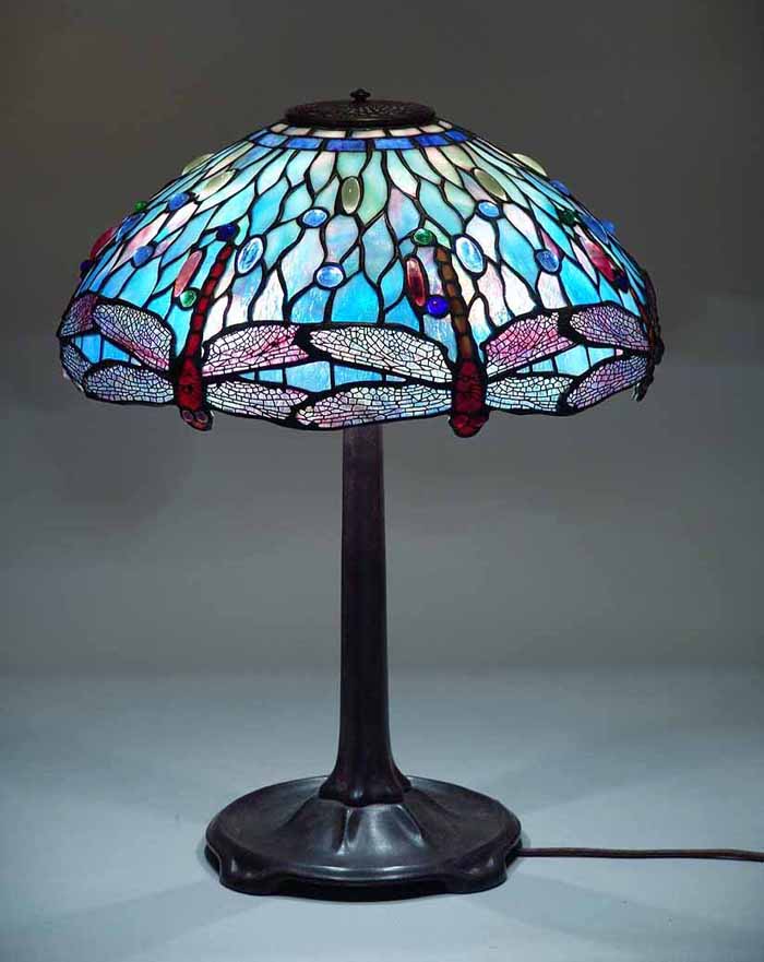 LEADED GLASS AND BRONZE TIFFANY LAMP