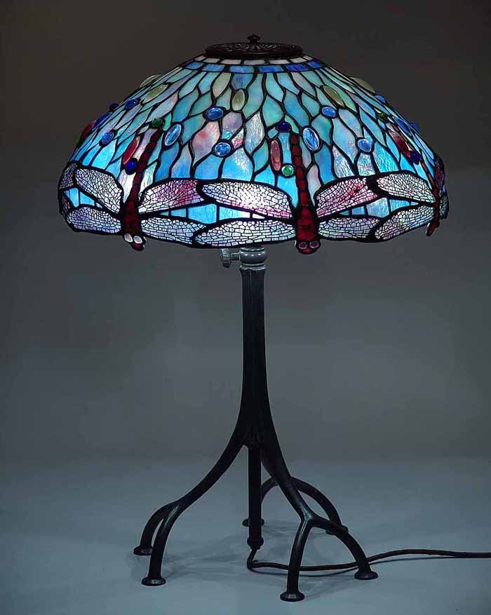 Leaded Glass & Bronze Tiffany lamp