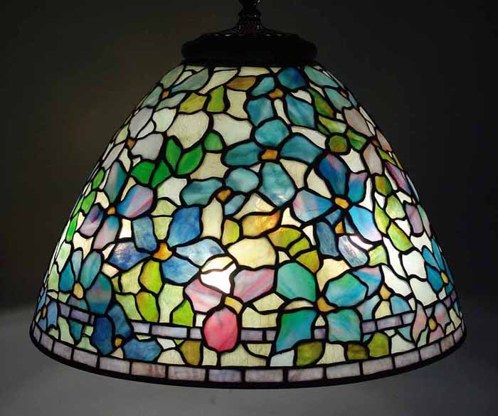 Leaded Glass & Bronze Tiffany lamp