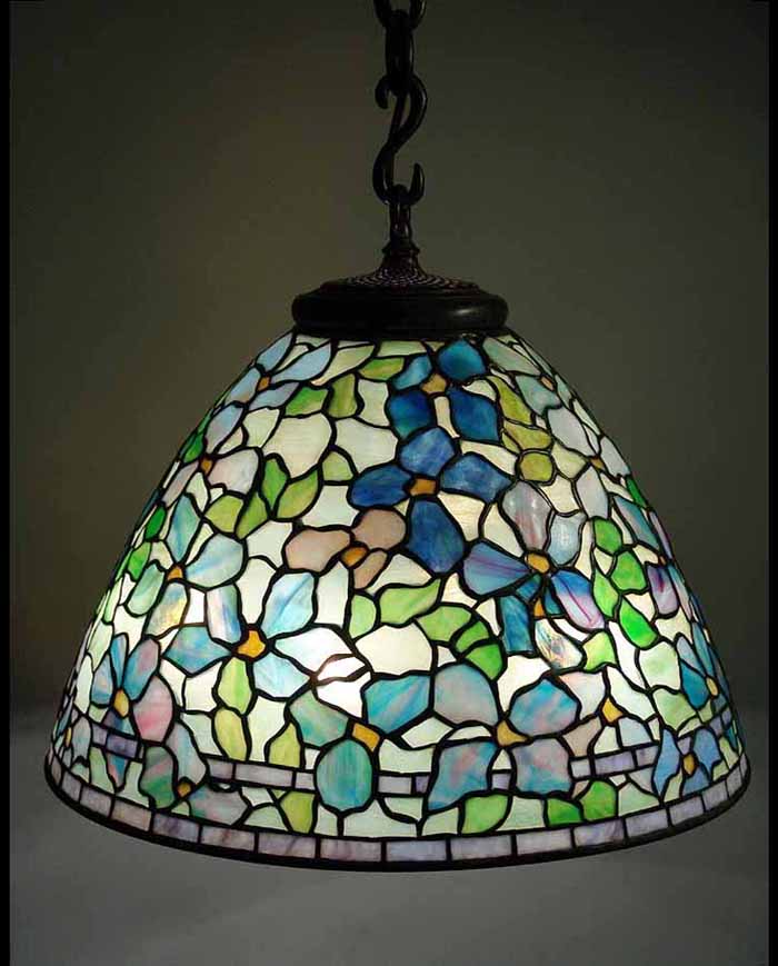 Leaded Glass & Bronze Tiffany lamp