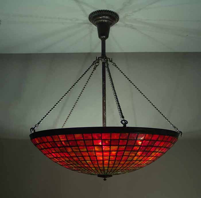 Leaded Glass & Bronze Tiffany lamp