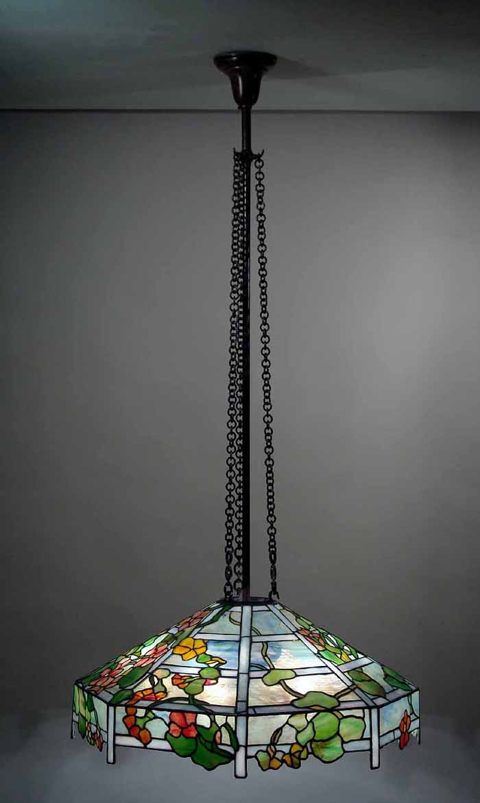 Leaded Glass & Bronze Tiffany lamp