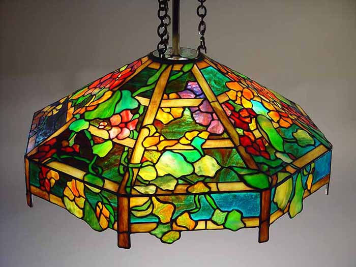 LEADED GLASS AND BRONZE TIFFANY LAMP