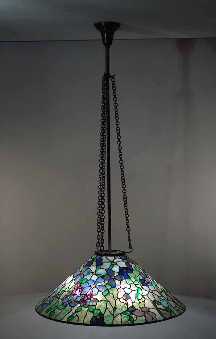 Leaded Glass & Bronze Tiffany lamp