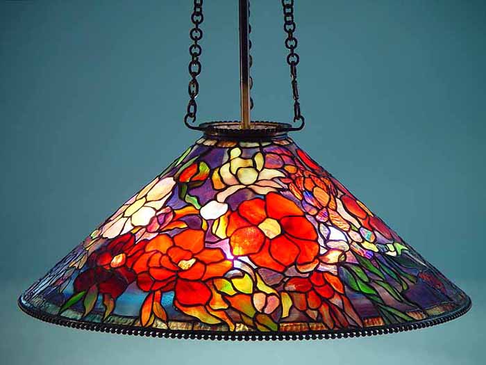 Leaded Glass & Bronze Tiffany lamp