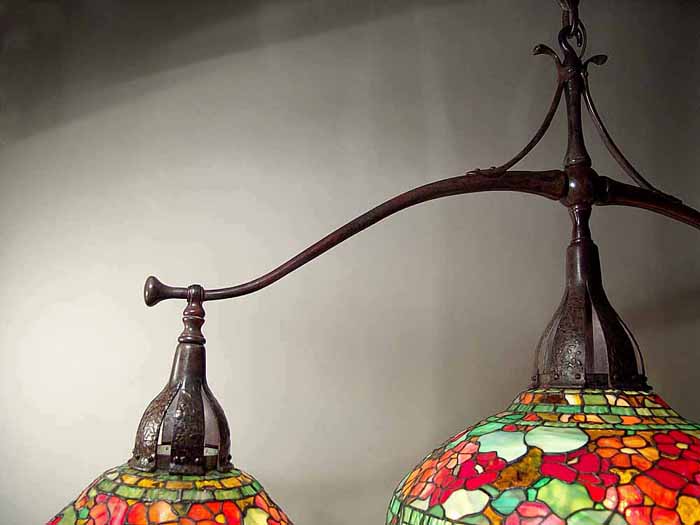 Leaded Glass & Bronze Tiffany lamp