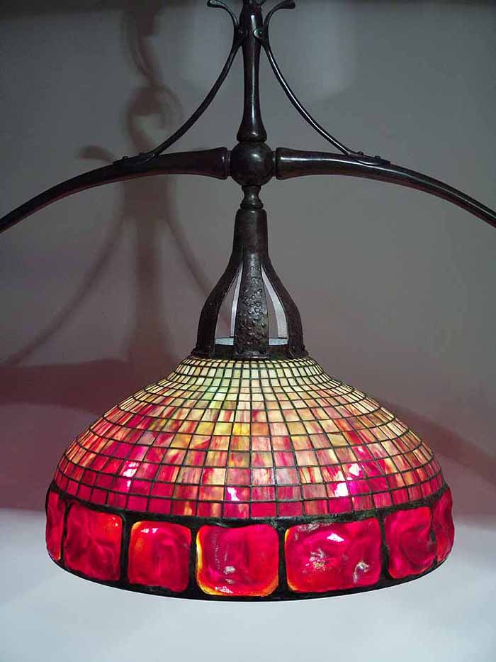 Leaded Glass & Bronze Tiffany lamp