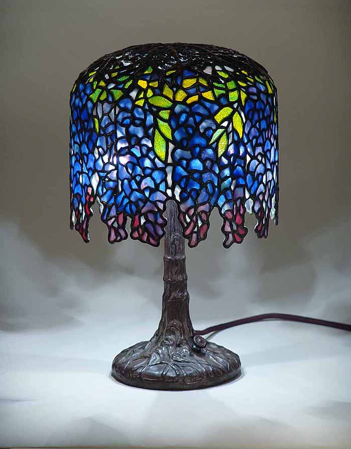 Leaded Glass & Bronze Tiffany lamp