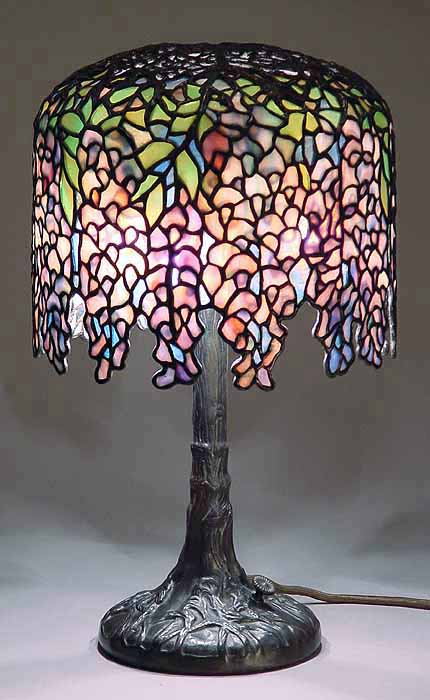 Leaded Glass & Bronze Tiffany lamp