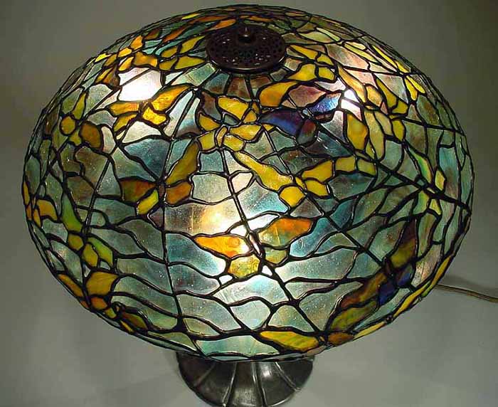 Leaded Glass & Bronze Tiffany lamp