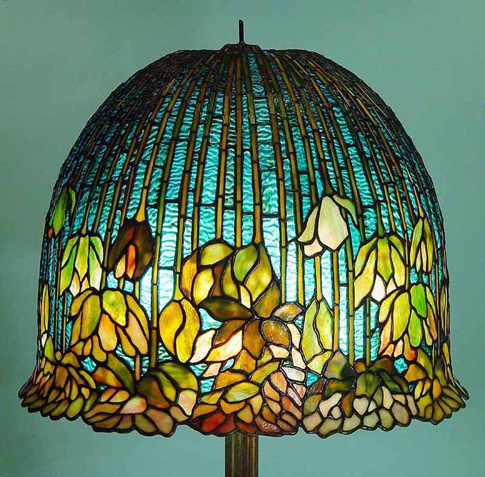 Leaded Glass & Bronze Tiffany lamp