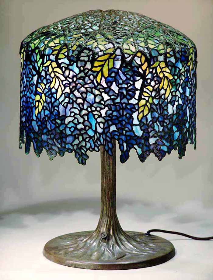 Leaded Glass & Bronze Tiffany lamp