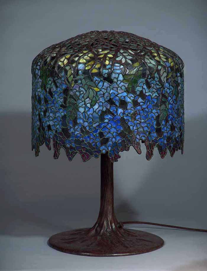 Leaded Glass & Bronze Tiffany lamp