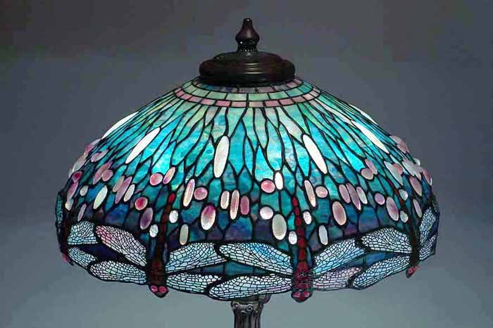 Leaded Glass & Bronze Tiffany lamp