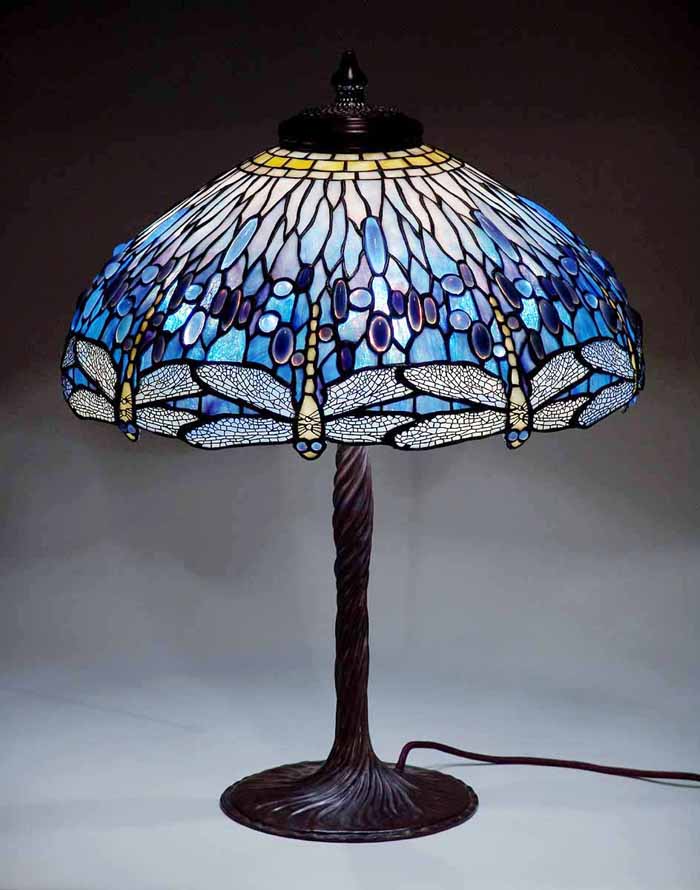 Leaded Glass & Bronze Tiffany lamp