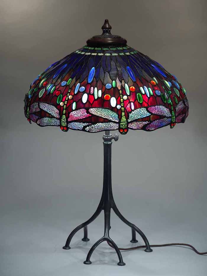 Leaded Glass & Bronze Tiffany lamp