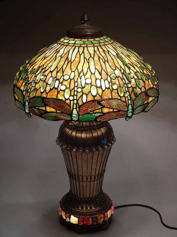 Leaded Glass & Bronze Tiffany lamp