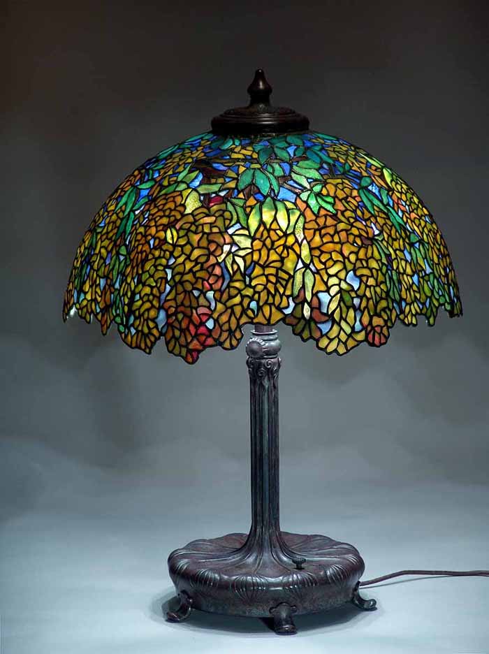 Leaded Glass & Bronze Tiffany lamp