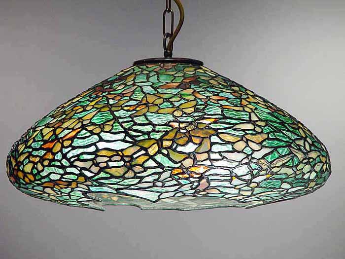 Leaded Glass & Bronze Tiffany lamp