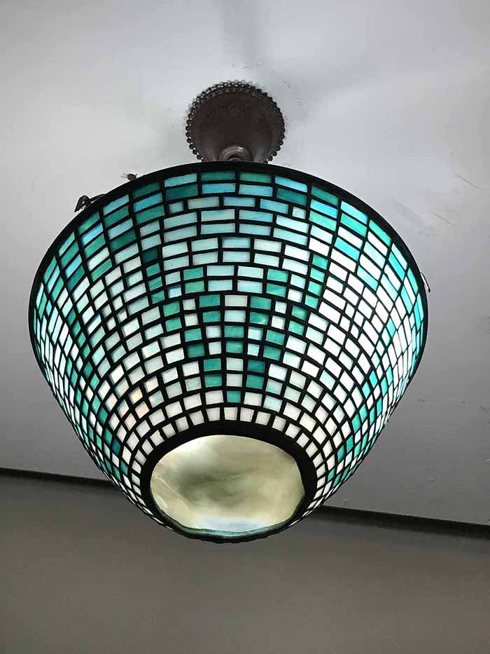 Leaded Glass & Bronze Tiffany lamp