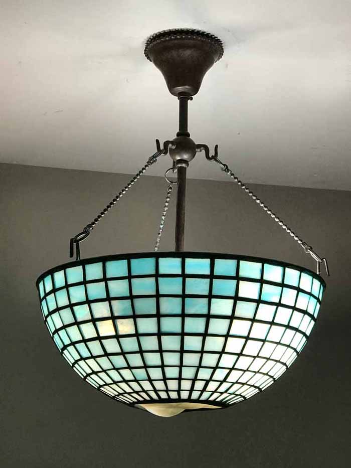 Leaded Glass & Bronze Tiffany lamp