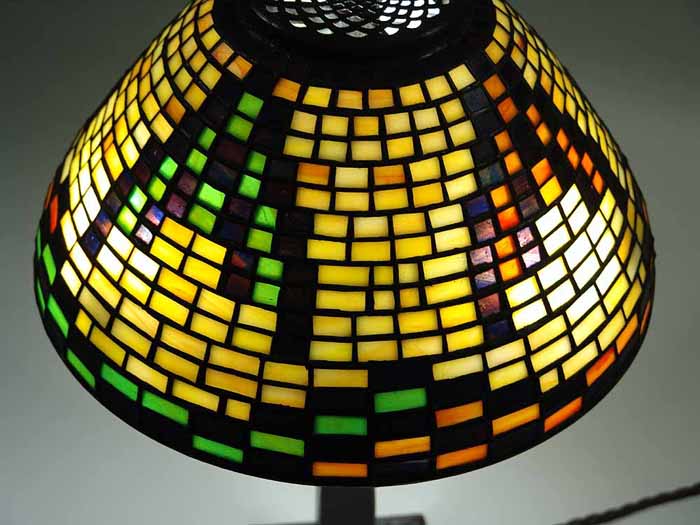 Leaded Glass & Bronze Tiffany lamp