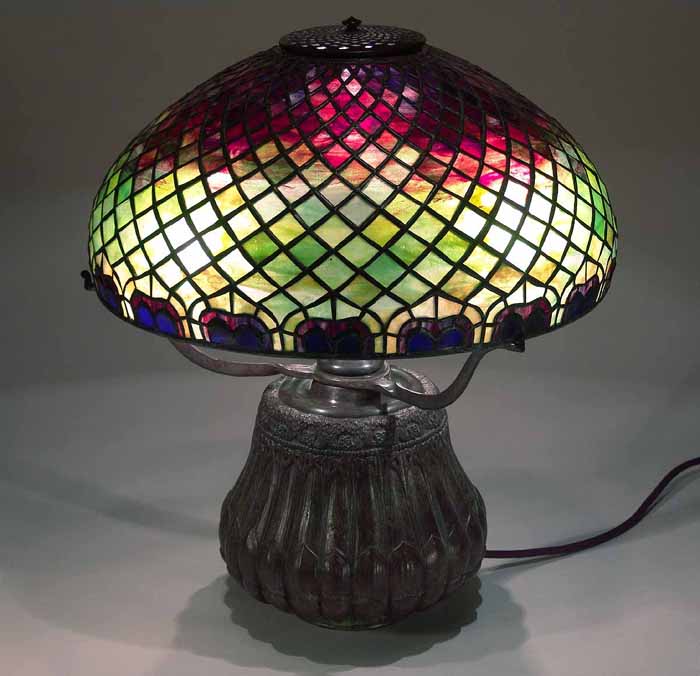 Leaded Glass & Bronze Tiffany lamp