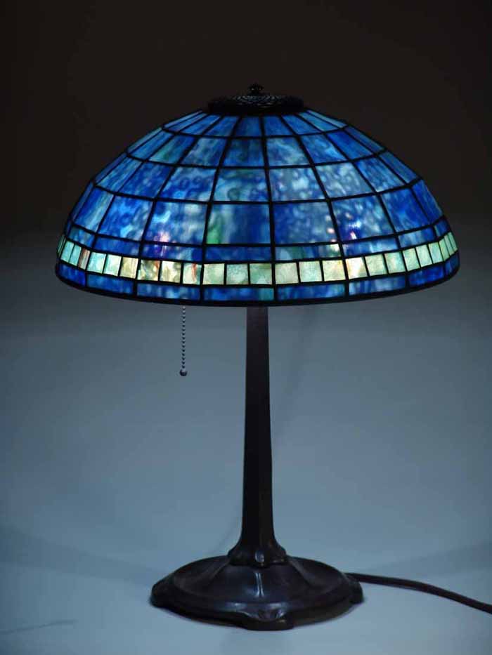 Leaded Glass & Bronze Tiffany lamp