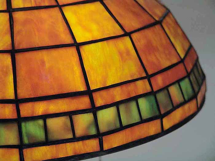 Leaded Glass & Bronze Tiffany lamp