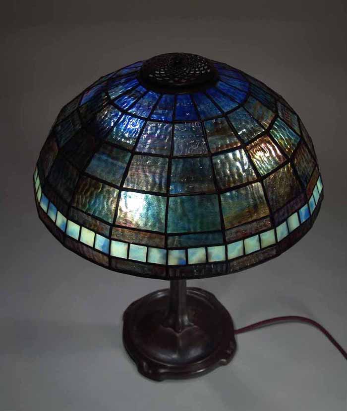 Leaded Glass & Bronze Tiffany lamp