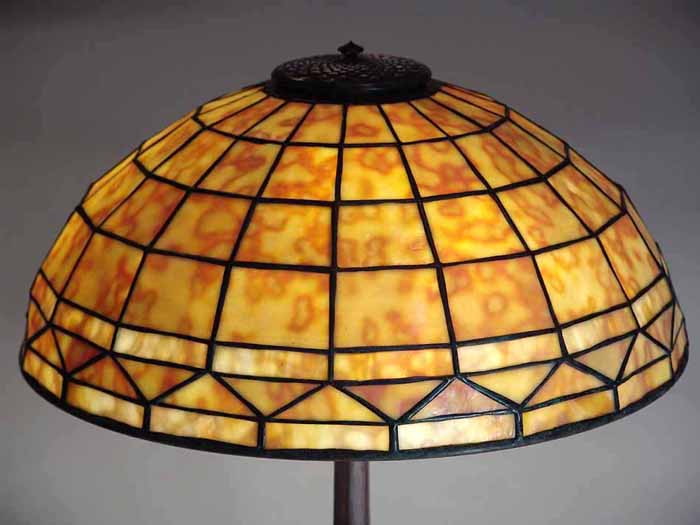 Leaded Glass & Bronze Tiffany lamp