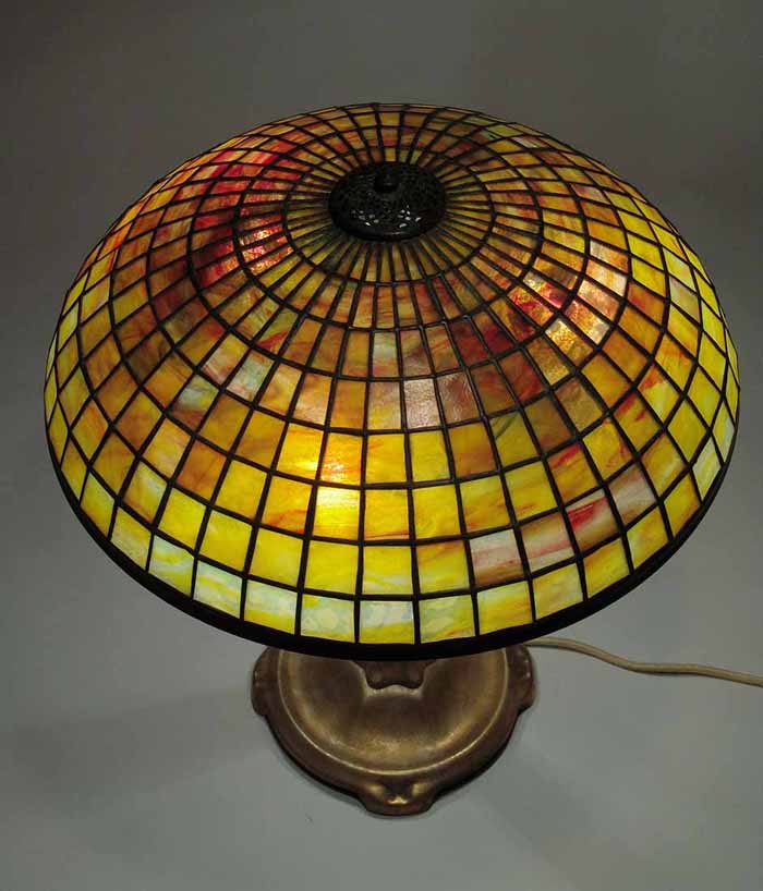 Leaded Glass & Bronze Tiffany lamp