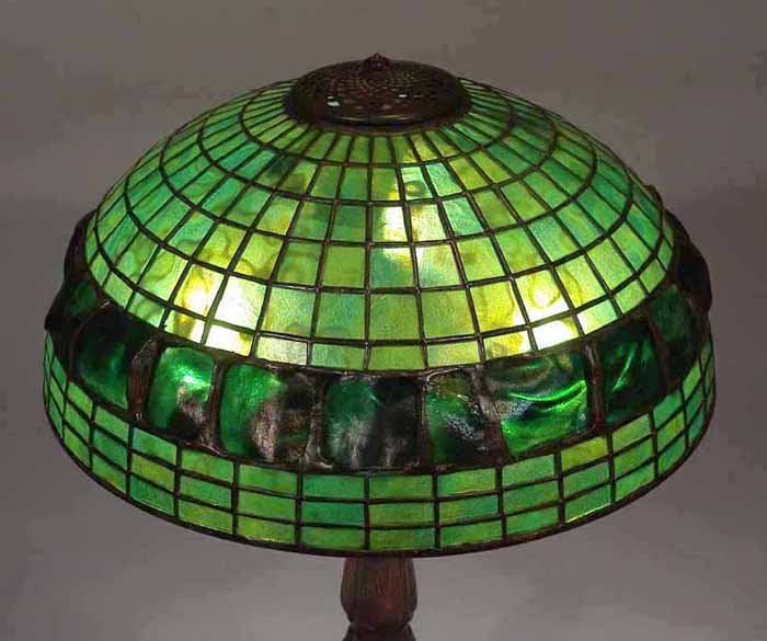 Leaded Glass & Bronze Tiffany lamp