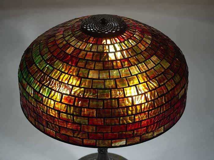 Leaded Glass & Bronze Tiffany lamp