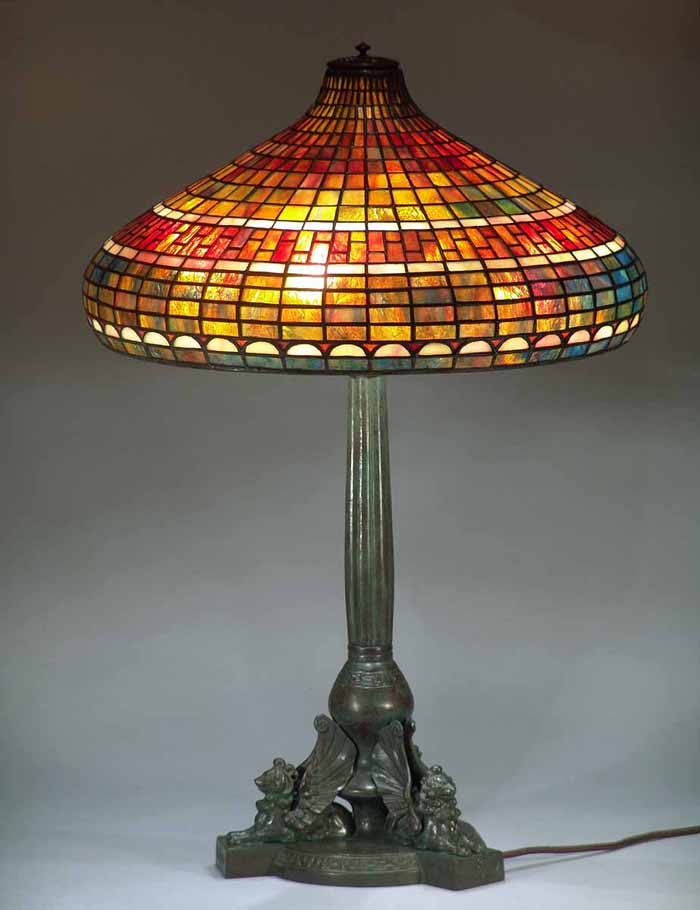 Leaded Glass & Bronze Tiffany lamp